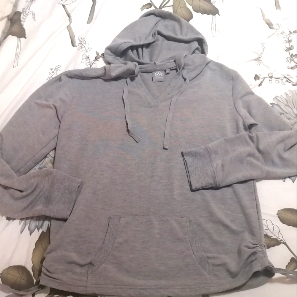 Daisy Fuentes ladies hooded pullover